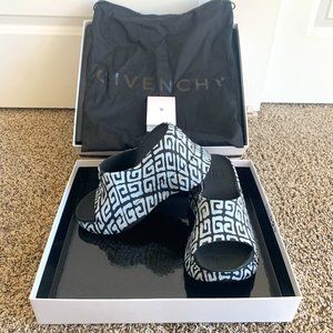 GIVENCHY Black & White Chito Edition 4G Marshmallow Sandals **Never Worn**